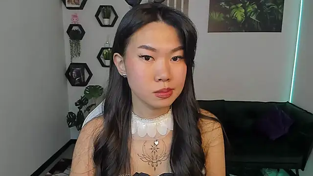 Snapshot of LunaPurrr chatting on October 17, 3:54 am LunaPurrr online show from October 17, 3:54 am