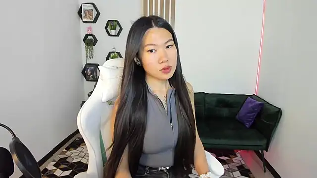 Snapshot of LunaPurrr chatting on September 23, 1:37 am LunaPurrr online show from September 23, 1:37 am