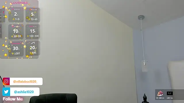 MiaVillalobos online show from October 28, 11:49 am