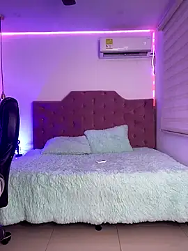 Velveet x online show from October 17, 12:30 pm