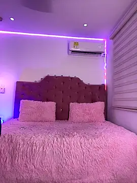 Velveet x online show from September 18, 1:31 pm