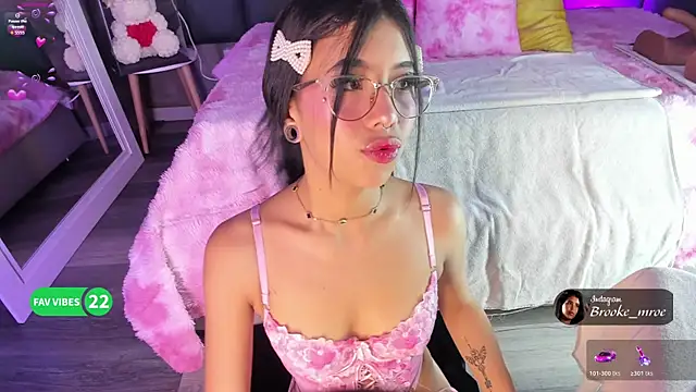 Brooke monroe online show from November 27, 4:32 pm