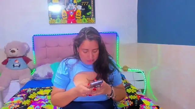 Snapshot of Arianna_Hot777 chatting on September 10, 5:40 am Arianna Hot777 online show from September 10, 5:40 am