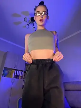 Snapshot of bigJuicyPussy chatting on October 3, 1:38 pm bigJuicyPussy online show from October 3, 1:38 pm