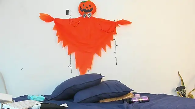  Miaa khalifa  online show from November 1, 2:10 pm