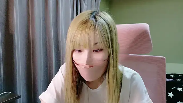 Snapshot of miyu0002 chatting on October 1, 3:06 pm miyu0002 online show from October 1, 3:06 pm