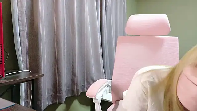 Snapshot of miyu0002 chatting on October 22, 3:17 pm miyu0002 online show from October 22, 3:17 pm