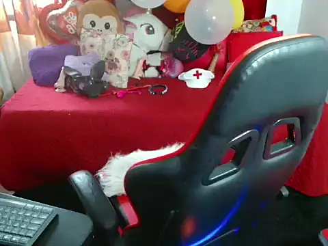 rous-kinky online show from November 7, 1:06 pm