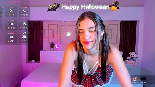 Hannacooper3 online show from November 1, 8:13 pm