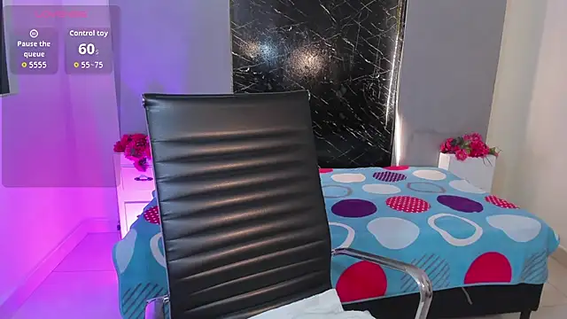 Hannacooper3 online show from September 30, 8:13 pm