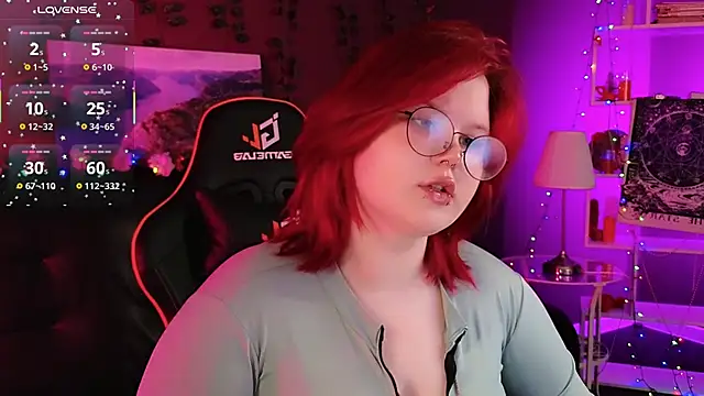 fillisfox  online show from November 9, 10:55 am