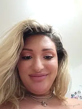 Snapshot of Blondie_Sasha chatting on October 1, 7:52 pm Blondie Sasha online show from October 1, 7:52 pm