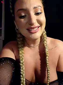 Snapshot of Blondie_Sasha chatting on October 6, 6:56 pm Blondie Sasha online show from October 6, 6:56 pm