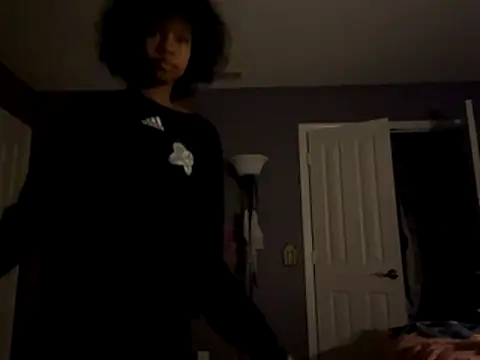 luvrgrllani online show from December 15, 9:47 am