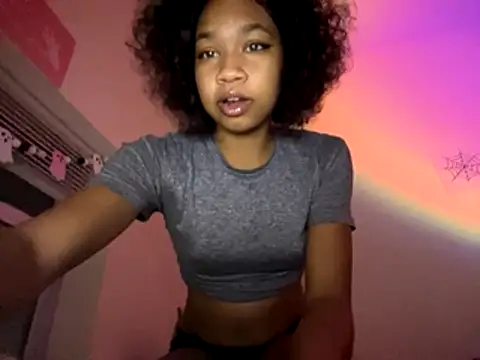 luvrgrllani online show from November 29, 7:45 am