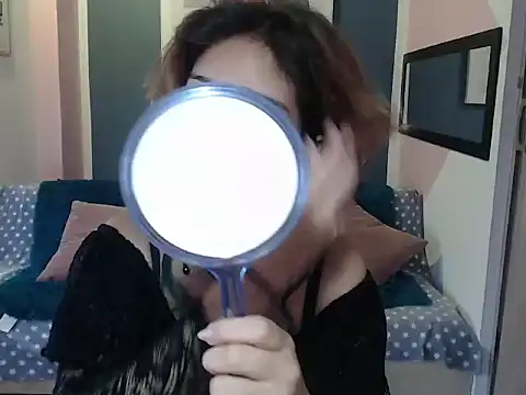 Snapshot of VenusMist chatting on September 15, 7:32 pm VenusMist online show from September 15, 7:32 pm