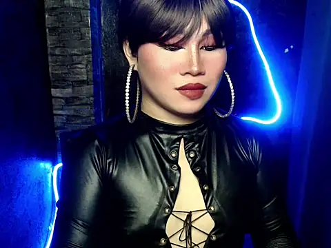 pretty lassy online show from October 18, 7:55 am