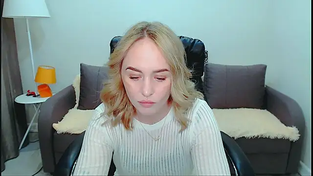 LiluMoon   online show from May 15, 4:21 pm