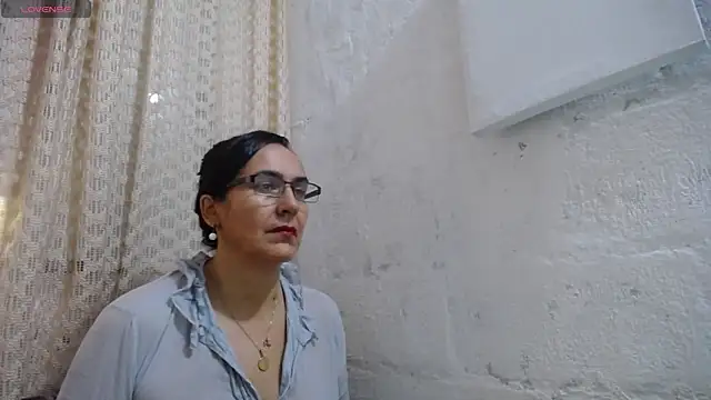 Snapshot of gabbyparker_ chatting on September 10, 4:18 pm gabbyparker online show from September 10, 4:18 pm