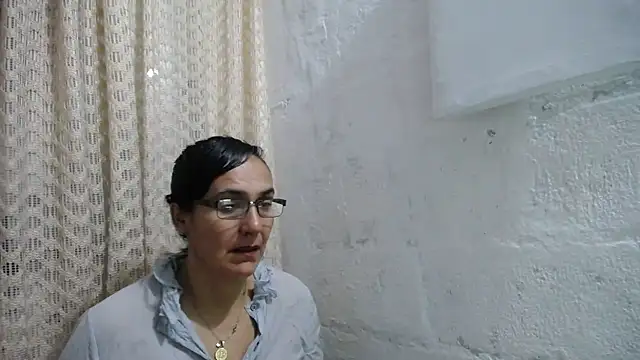 Snapshot of gabbyparker_ chatting on October 14, 9:56 am gabbyparker online show from October 14, 9:56 am