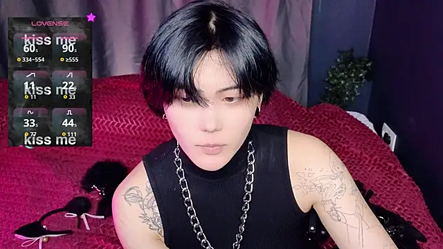 GothXRaven online show from September 30, 3:50 pm