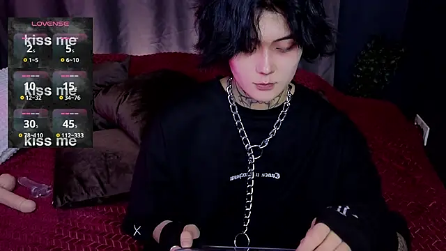 GothXRaven online show from October 5, 4:01 pm