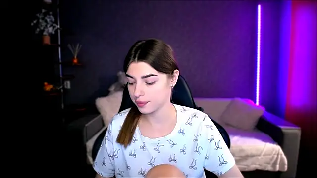 Snapshot of Dianaa_Lee0 chatting on September 19, 5:34 pm Dianaa Lee0 online show from September 19, 5:34 pm