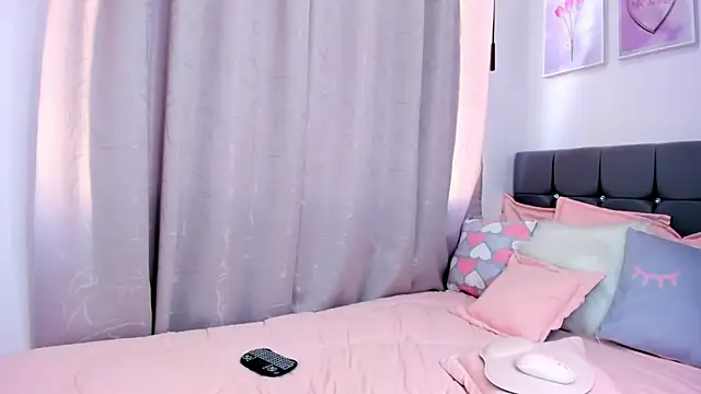 angel09 a  online show from February 26, 1:10 pm