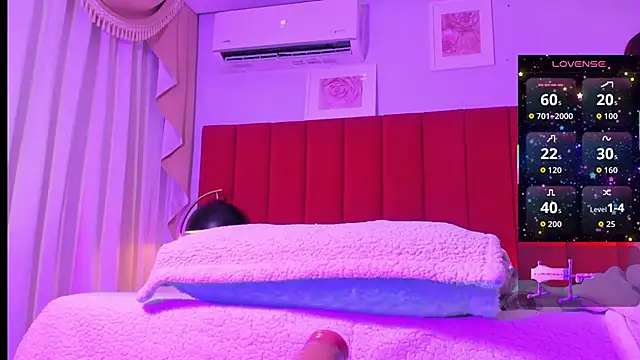 eimy jones  online show from December 4, 3:31 am