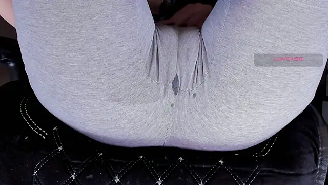 Cameltoe squirt inPants online show from September 9, 3:45 pm