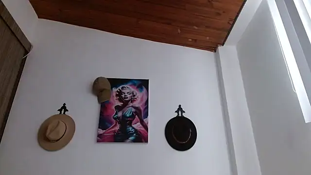 Crystal Star  online show from February 19, 12:37 pm