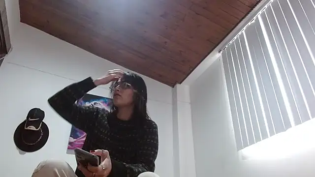 Crystal Star  online show from March 24, 2:44 pm