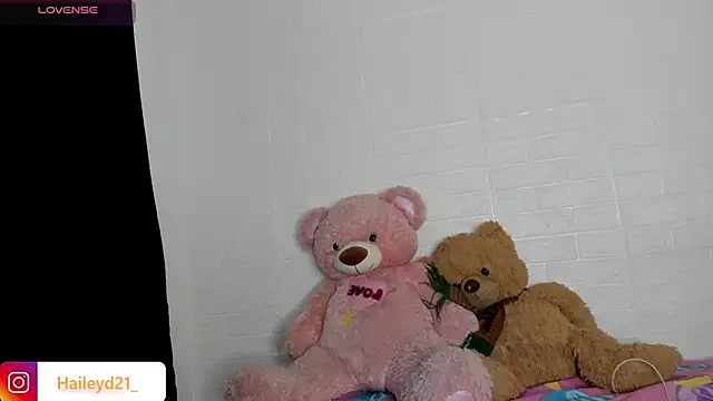 HaileyDuke online show from April 13, 12:45 am