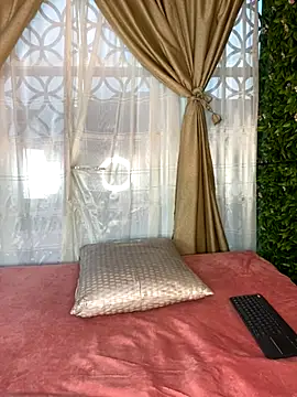 stepha   online show from October 25, 11:40 am