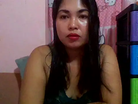 Snapshot of Hotbabe35 chatting on October 14, 12:24 am Hotbabe35 online show from October 14, 12:24 am
