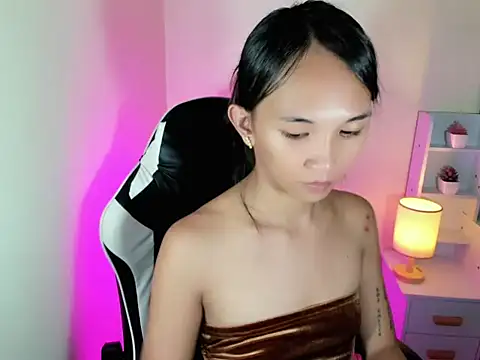 bigcocknathalie69 online show from September 15, 8:22 am