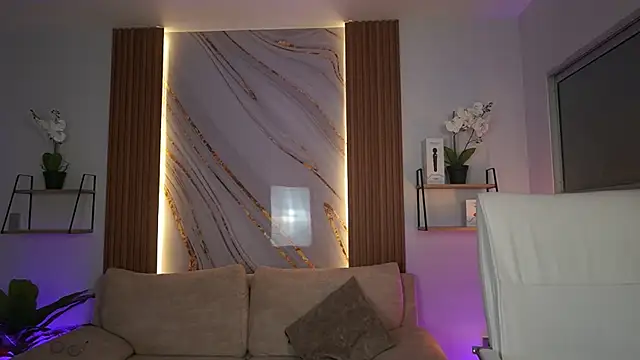 MilaCrave online show from December 16, 11:38 am