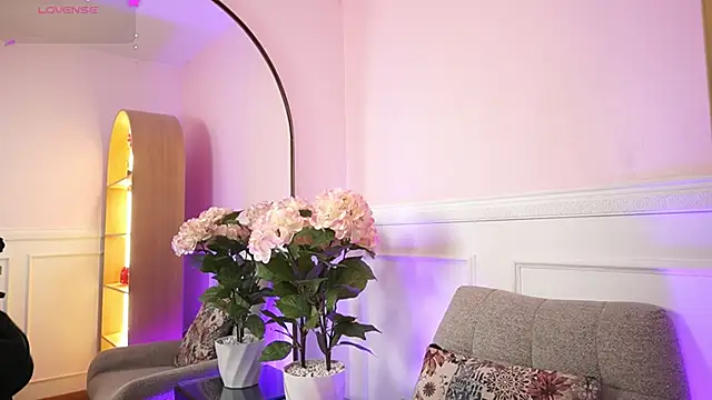 MilaCrave online show from February 9, 11:34 am