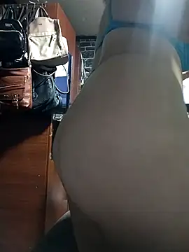 Snapshot of Ashleycam69 chatting on October 4, 7:36 am Ashleycam69 online show from October 4, 7:36 am