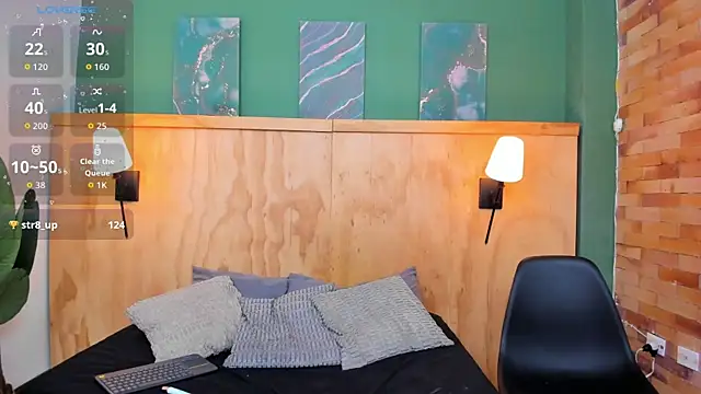 halleylorens online show from September 11, 10:32 pm