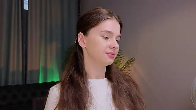 Olivia Farrell online show from September 26, 12:36 pm