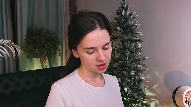 Olivia Farrell online show from December 5, 1:01 pm