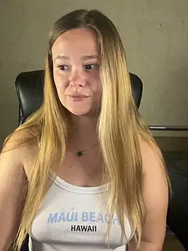 Snapshot of CaramelleSugar_ chatting on September 25, 5:33 pm CaramelleSugar online show from September 25, 5:33 pm