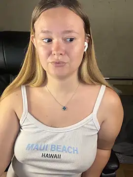Snapshot of CaramelleSugar_ chatting on October 1, 3:39 pm CaramelleSugar online show from October 1, 3:39 pm