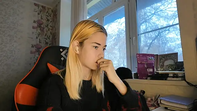 Witching Moon online show from November 27, 8:28 am