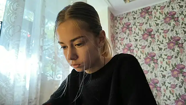 Witching Moon online show from September 13, 9:17 am