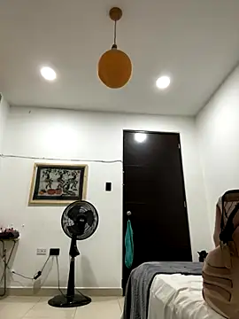 EmilyKisx online show from November 17, 10:05 am