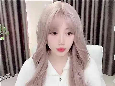 springA online show from March 3, 7:25 am