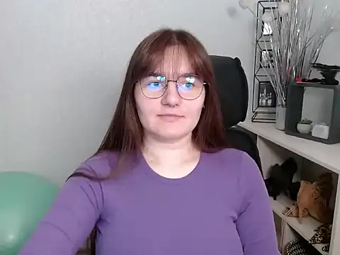 Julie Diamond online show from November 14, 1:44 pm