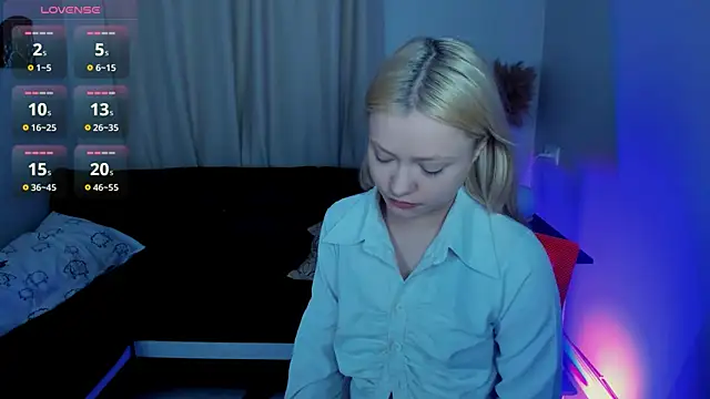 Millie Vanillies online show from September 18, 2:04 pm